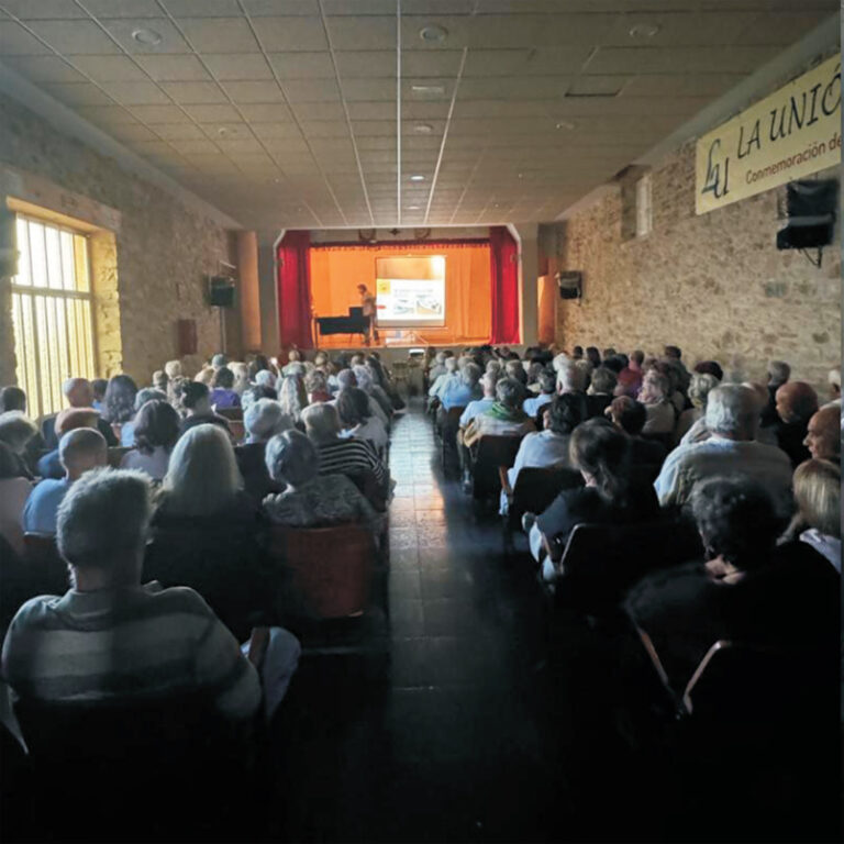 La contestación a la planta de biogás llena La Unión en Val de San Lorenzo