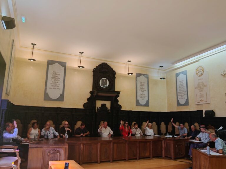 PP, PSOE e IU unen sus fuerzas para mostrar el rechazo de Astorga a la planta de biogás que se pretende instalar en Val de San Lorenzo
