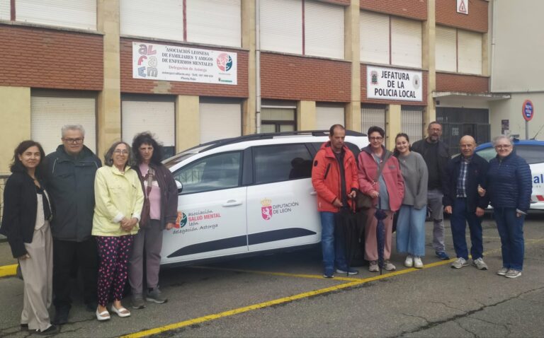 La delegación de Astorga de Salud Mental León cuenta con un nuevo vehículo gracias a la solidaridad de los astorganos y al apoyo de la Diputación
